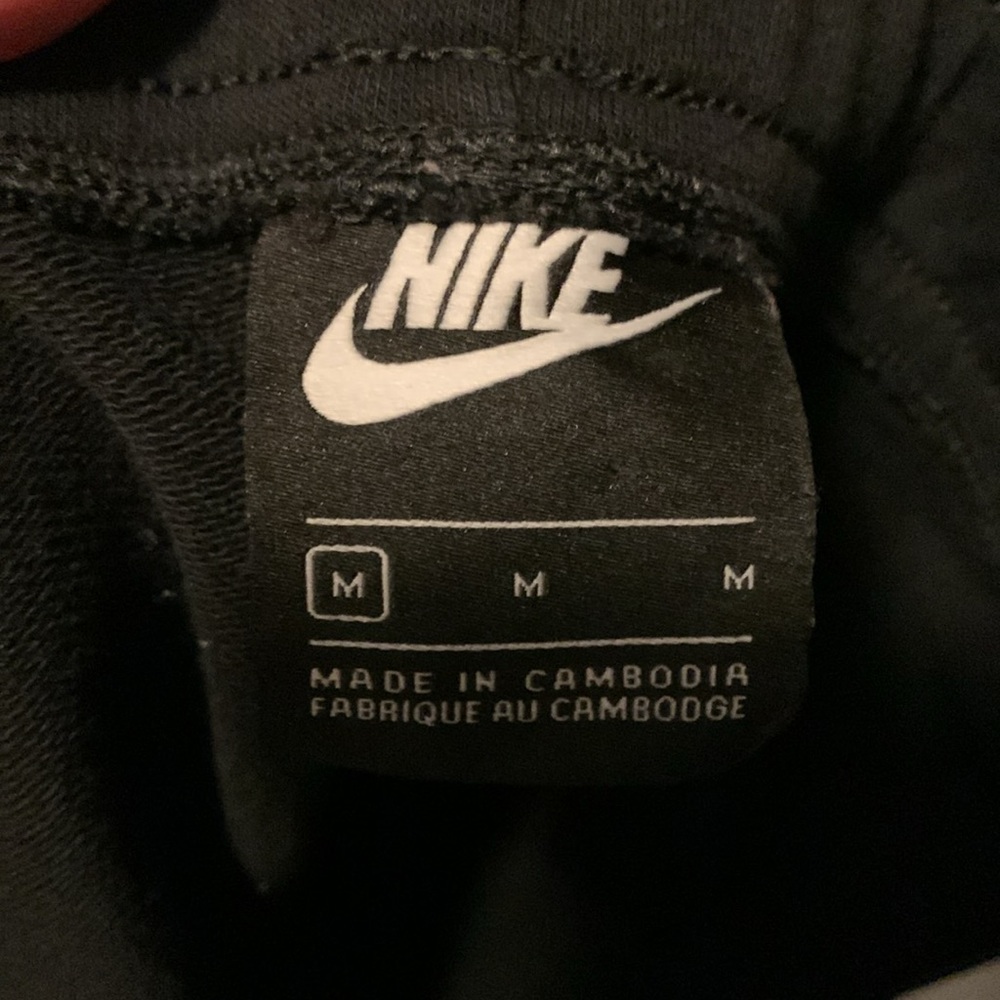 Nike Gym shorts w/Pockets - Picture 4 of 5